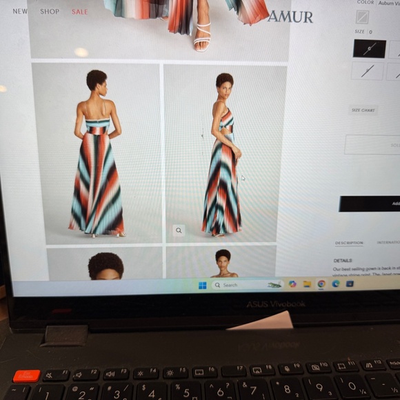 Amur - long striped pleated maxi - Picture 2 of 3